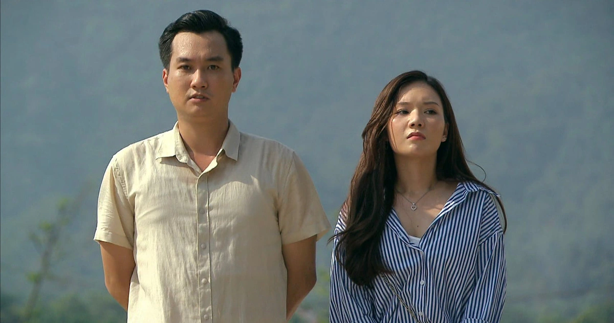 Bỏ lửng chuyện tình nhân vật chính, khán giả không vui với kết Phố trong làng