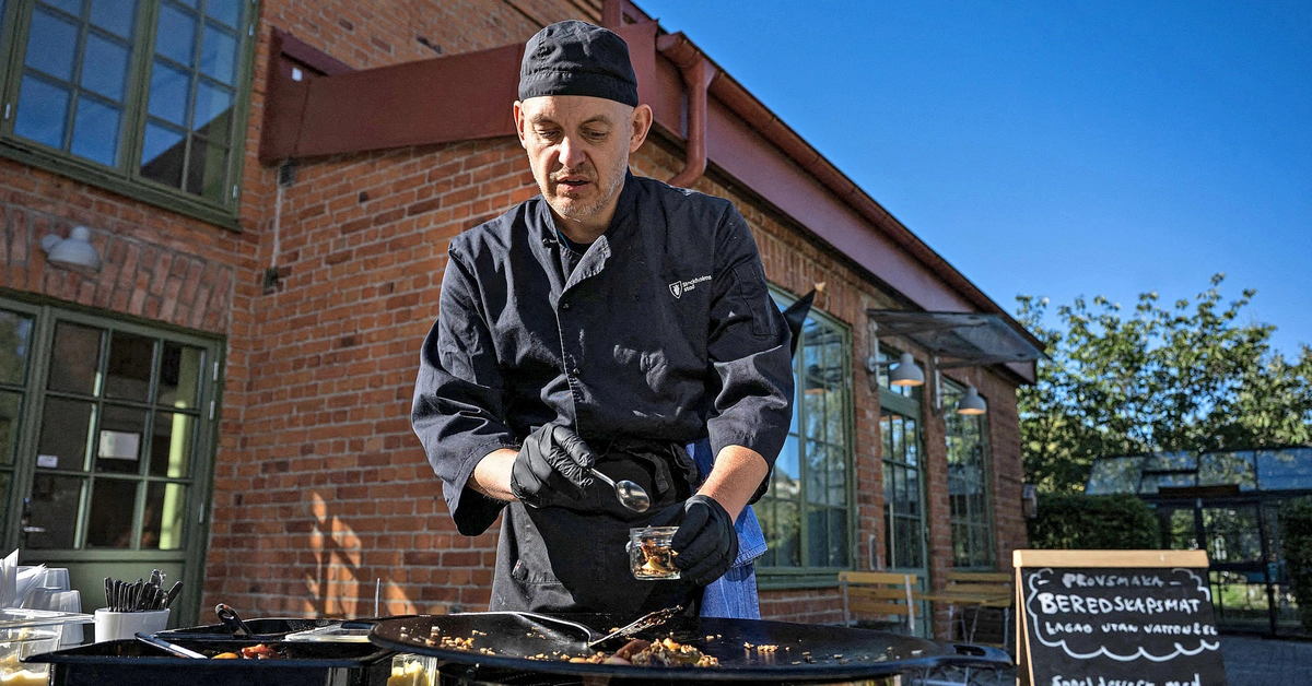 Lo chiến tranh nổ ra, dân Thụy Điển đổ xô tích trữ thực phẩm