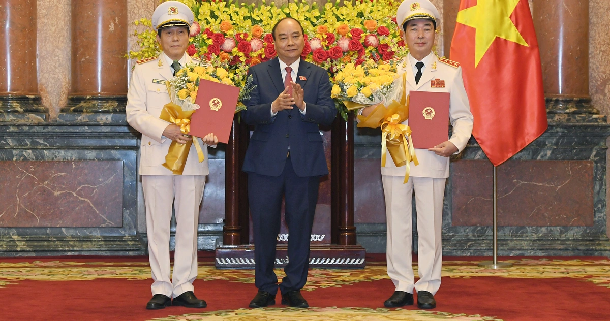 Hai thứ trưởng Bộ Công an được thăng cấp bậc hàm thượng tướng