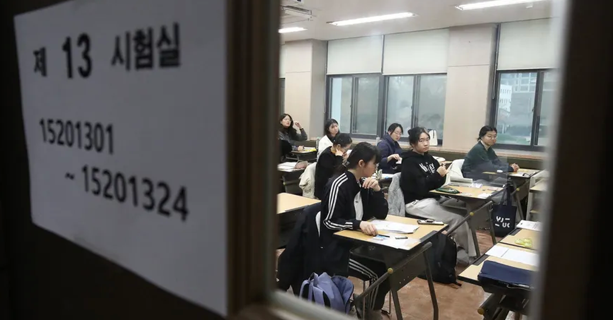 Hàn Quốc truy tố hàng chục giáo viên bán đề thi tuyển sinh đại học