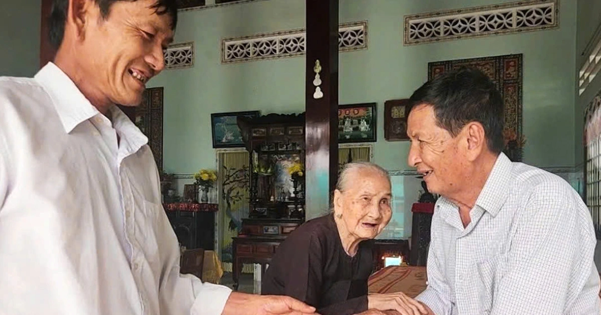 Tiếng dạ lời thưa ân nghĩa chúc Tết